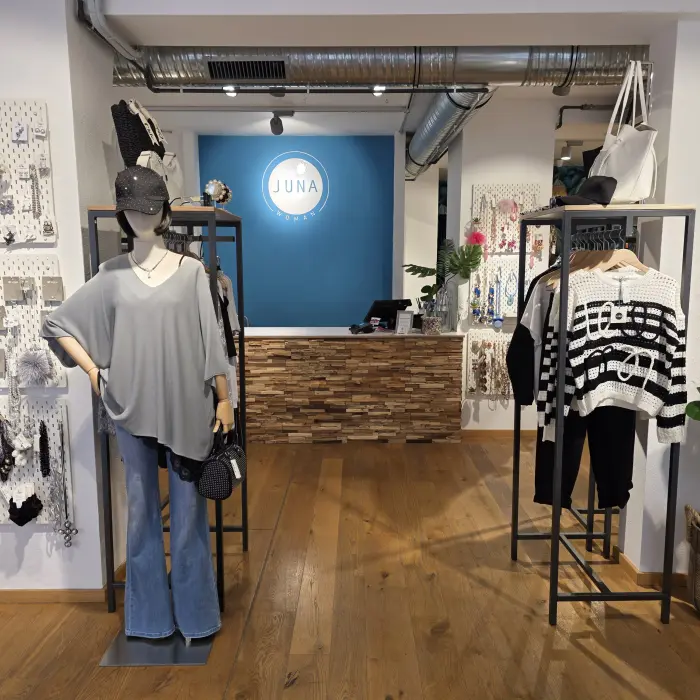 Moderne Damenmode bei JUNA Woman in Heidenheim